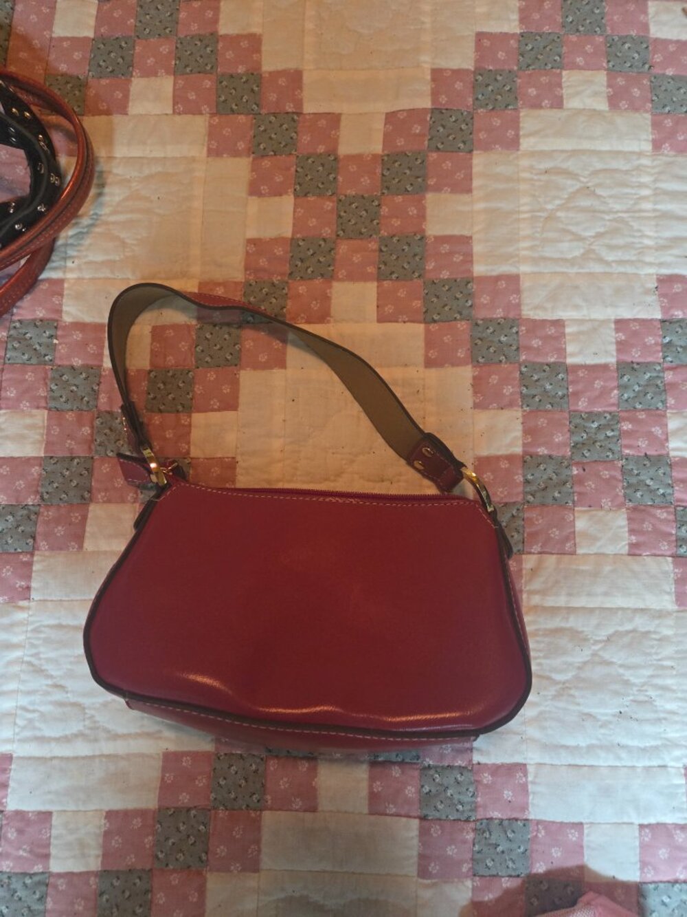 Handbags - Picture 2 of 3